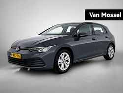 Grijs Gebruikt 2022 VW Golf VIII Life Hatchback | € 22.700 (Eerlijke prijs)