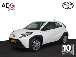 Wit Gebruikt 2024 Toyota Aygo Play Hatchback | € 18.400 (Eerlijke prijs)