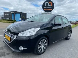 Zwart Gebruikt 2013 Peugeot 208 Hatchback | € 2.750 (Goede deal)
