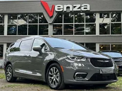 Grijs Nieuw 2025 Chrysler Pacifica SUV | € 92.900 (Eerlijke prijs)