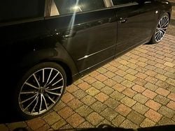 Zwart (metallic) Gebruikt 2005 Audi A4 Proline Stationwagen | € 1.800