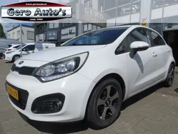 Wit Gebruikt 2013 Kia Rio Hatchback | € 6.450 (Eerlijke prijs)