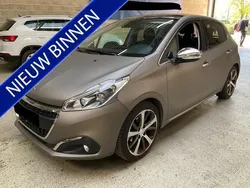 Grijs Gebruikt 2015 Peugeot 208 GT-line Hatchback | € 10.990 (Eerlijke prijs)