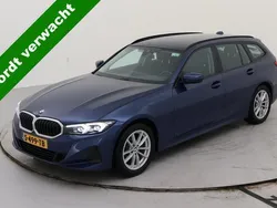 Blauw Gebruikt 2023 BMW 318 Basis Stationwagen | € 32.900 (Goede deal)
