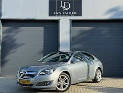 Grijs Gebruikt 2014 Opel Insignia Hatchback | € 10.900 (Eerlijke prijs)