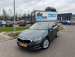 Grijs Gebruikt 2020 Skoda Octavia Business Line Stationwagen | € 17.449 (Eerlijke prijs)