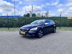 Zwart Gebruikt 2019 Volvo V40 R-Design MPV | € 18.495 (Eerlijke prijs)