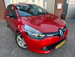 Rood, metallic lak Gebruikt 2014 Renault Clio IV Expression Hatchback | € 6.750 (Eerlijke prijs)