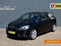 Zwart, metallic lak Gebruikt 2016 BMW 225 Active Tourer Sport Line MPV | € 17.850 (Eerlijke prijs)