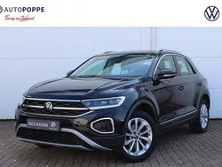 Zwart Gebruikt 2022 VW T-Roc Style SUV | € 23.450 (Eerlijke prijs)