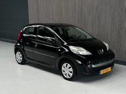 Zwart Gebruikt 2011 Peugeot 107 Hatchback | € 3.195 (Eerlijke prijs)