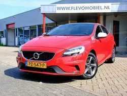 Rood Gebruikt 2017 Volvo V40 Business Edition Stationwagen | € 11.450 (Eerlijke prijs)