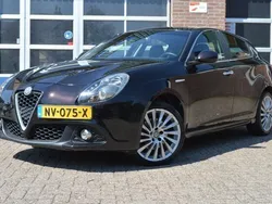Zwart Gebruikt 2017 Alfa Romeo Giulietta Super Hatchback | € 9.999 (Goede deal)