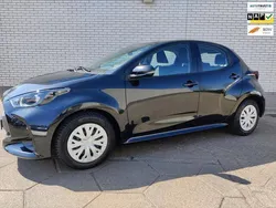 Zwart Gebruikt 2022 Toyota Yaris Active Hatchback | € 17.995 (Eerlijke prijs)