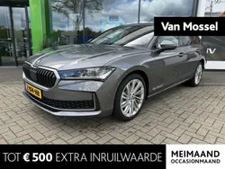 Grijs Gebruikt 2024 Skoda Superb First Edition Stationwagen | € 41.944