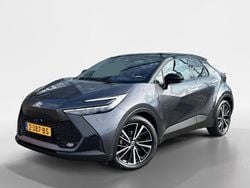 Grijs, metallic lak Gebruikt 2024 Toyota C-HR SUV | € 35.945