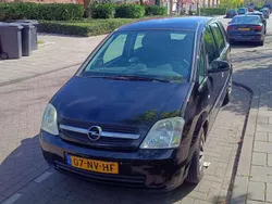 Zwart Gebruikt 2004 Opel Meriva Enjoy MPV | € 1.200 (Iets duurder)