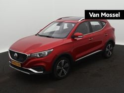 Rood, metallic lak Gebruikt 2021 MG ZS Luxury Sedan | € 15.444 (Goede deal)