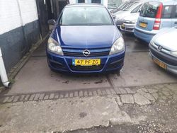 Blauw Gebruikt 2004 Opel Astra Essentia Hatchback | € 450 (Super prijs)