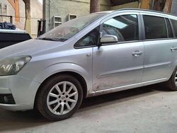 Zilver Gebruikt 2007 Opel Zafira MPV | € 2.700 (Eerlijke prijs)