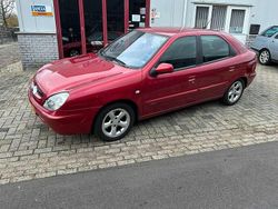 Rood Gebruikt 2002 Citroën Xsara Exclusive Sedan | € 2.250 (Duur)