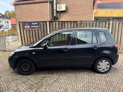 Zwart (metallic) Gebruikt 2005 Mazda 2 Exclusive MPV | € 1.250