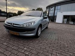 Grijs Gebruikt 2004 Peugeot 206 Hatchback | € 1.099 (Eerlijke prijs)