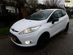 Wit Gebruikt 2010 Ford Fiesta Hatchback | € 2.895 (Super prijs)