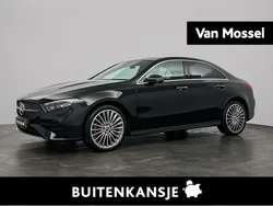 Zwart Gebruikt 2023 Mercedes A250 AMG line Sedan | € 36.945 (Eerlijke prijs)