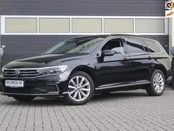 Zwart Gebruikt 2022 VW Passat Business Stationwagen | € 24.900 (Goede deal)