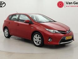 Rood Gebruikt 2014 Toyota Auris Hybrid Hatchback | € 12.499 (Eerlijke prijs)