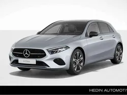 Zilver Nieuw 2025 Mercedes A180 Luxury Hatchback | € 44.200 (Iets duurder)