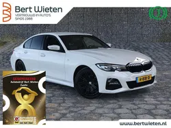 Wit Gebruikt 2020 BMW 320 Efficient Dynamics Sedan | € 31.340 (Eerlijke prijs)