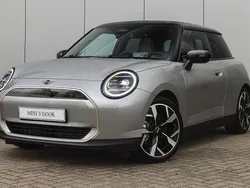 Zilver Nieuw 2025 Mini Cooper Favoured Hatchback | € 38.500 (Eerlijke prijs)