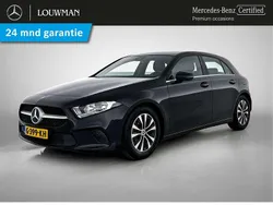 Donker zwart metallic Gebruikt 2019 Mercedes A160 Business Hatchback | € 20.945 (Eerlijke prijs)
