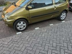 Zwart Gebruikt 2003 Renault Twingo Initiale Hatchback | € 950 (Eerlijke prijs)