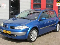 Blauw Gebruikt 2005 Renault Mégane II Luxe Hatchback | € 1.950 (Eerlijke prijs)