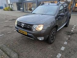 Grijs Gebruikt 2017 Dacia Duster Black Shadow SUV | € 12.445 (Eerlijke prijs)