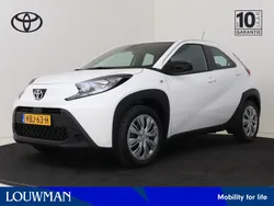 Wit Gebruikt 2025 Toyota Aygo Play Hatchback | € 19.945 (Eerlijke prijs)