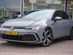 Grijs Gebruikt 2021 VW Golf VIII R-line Hatchback | € 25.699 (Eerlijke prijs)