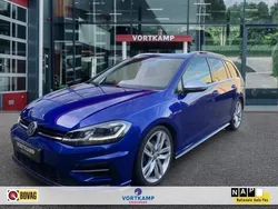 Blauw, metallic lak Gebruikt 2017 VW Golf VII R-line Stationwagen | € 20.950 (Eerlijke prijs)