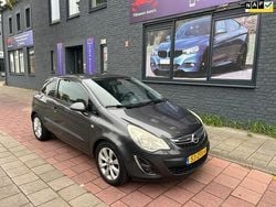 Grijs Gebruikt 2012 Opel Corsa Edition Hatchback | € 2.599 (Eerlijke prijs)