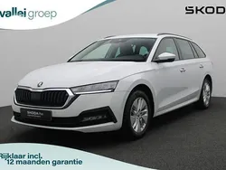 Wit Gebruikt 2024 Skoda Octavia Business Line Stationwagen | € 26.900 (Goede deal)