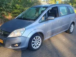 Grijs Gebruikt 2010 Opel Zafira MPV | € 3.990 (Eerlijke prijs)