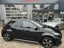 Zwart Gebruikt 2024 Toyota Yaris Style Hatchback | € 23.950 (Eerlijke prijs)