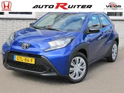 Blauw Gebruikt 2024 Toyota Aygo Play Hatchback | € 19.900 (Goede deal)