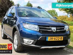 Blauw Gebruikt 2016 Dacia Sandero Lauréate Hatchback | € 10.650 (Eerlijke prijs)