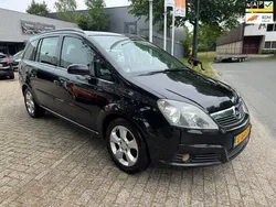 Zwart, metallic lak Gebruikt 2006 Opel Zafira Essentia MPV | € 2.299 (Goede deal)