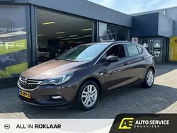 Bruin Gebruikt 2017 Opel Astra Edition Hatchback | € 8.450 (Iets duurder)