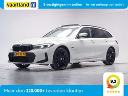 Wit, metallic lak Gebruikt 2022 BMW 330e M Sport Stationwagen | € 39.909 (Goede deal)